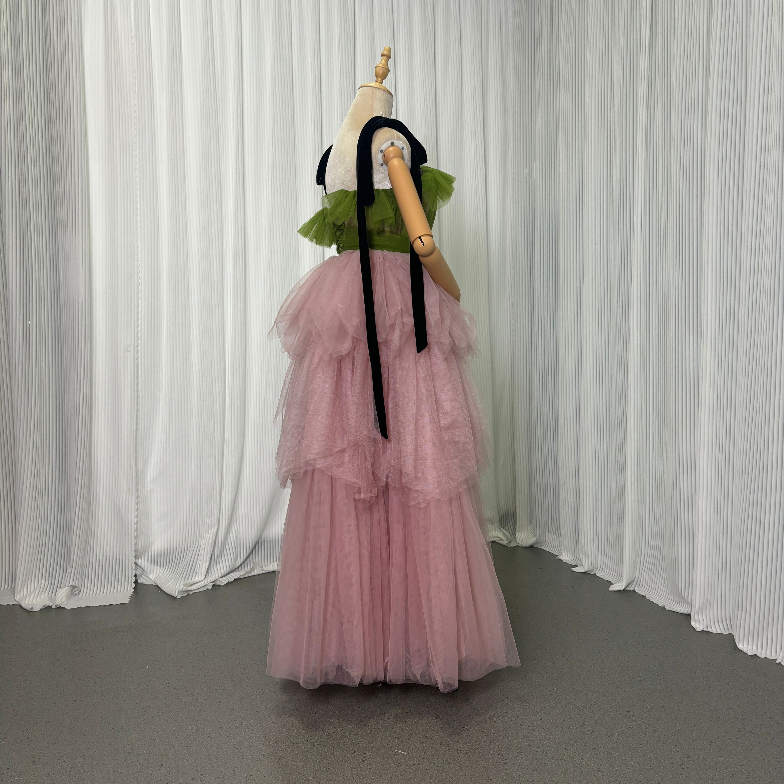 カラードレス グリーン ピンク 高級ベロア キャミソール ロング 編み上げ アシンメトリードレス