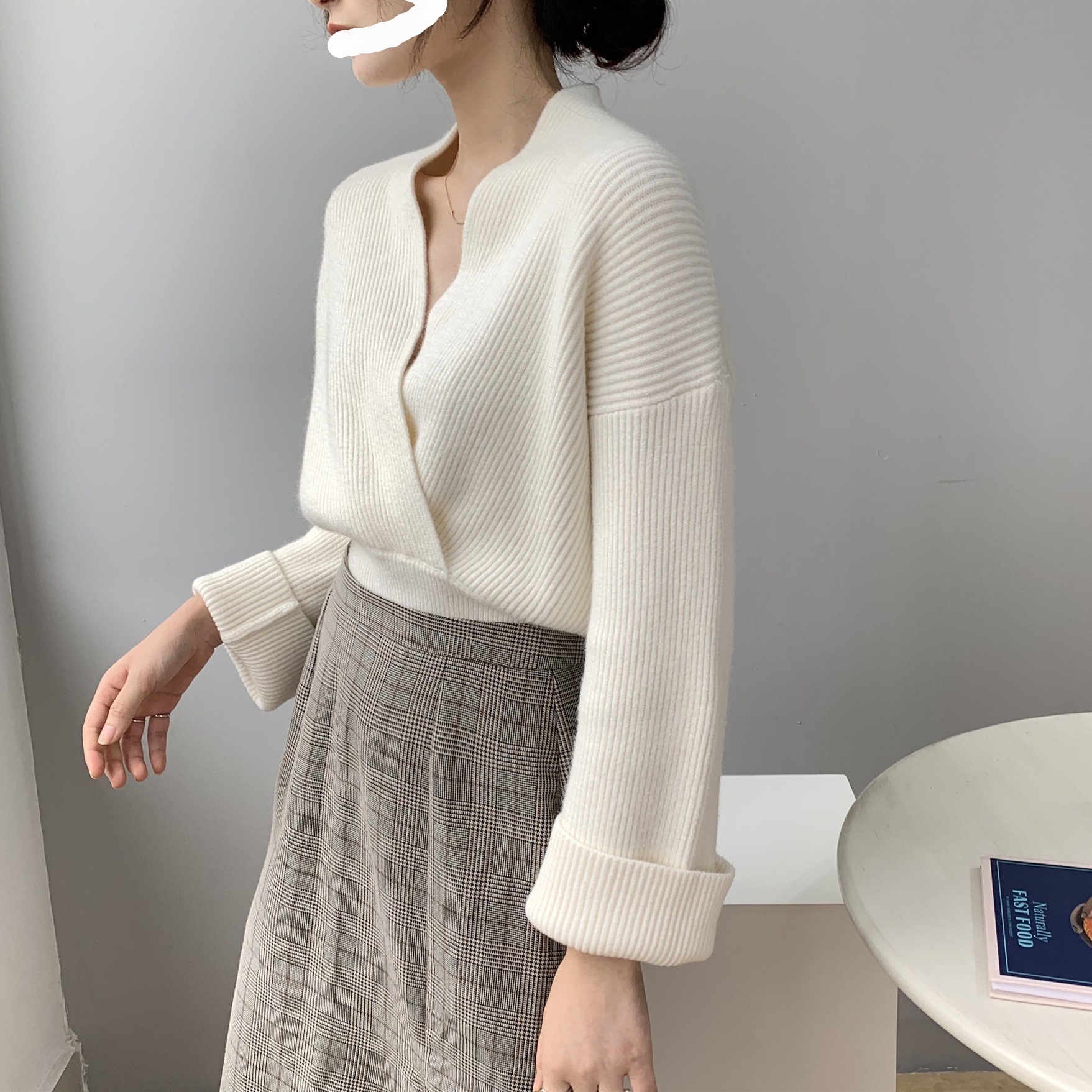 レディース ニット プルオーバー ショート 長袖 ドロップショルダー Vネック ワイド スマート 大人可愛い シンプル 上品 おしゃれ こなれ感 ラフ 個性的 モダン 主役級 抜け感 都会的