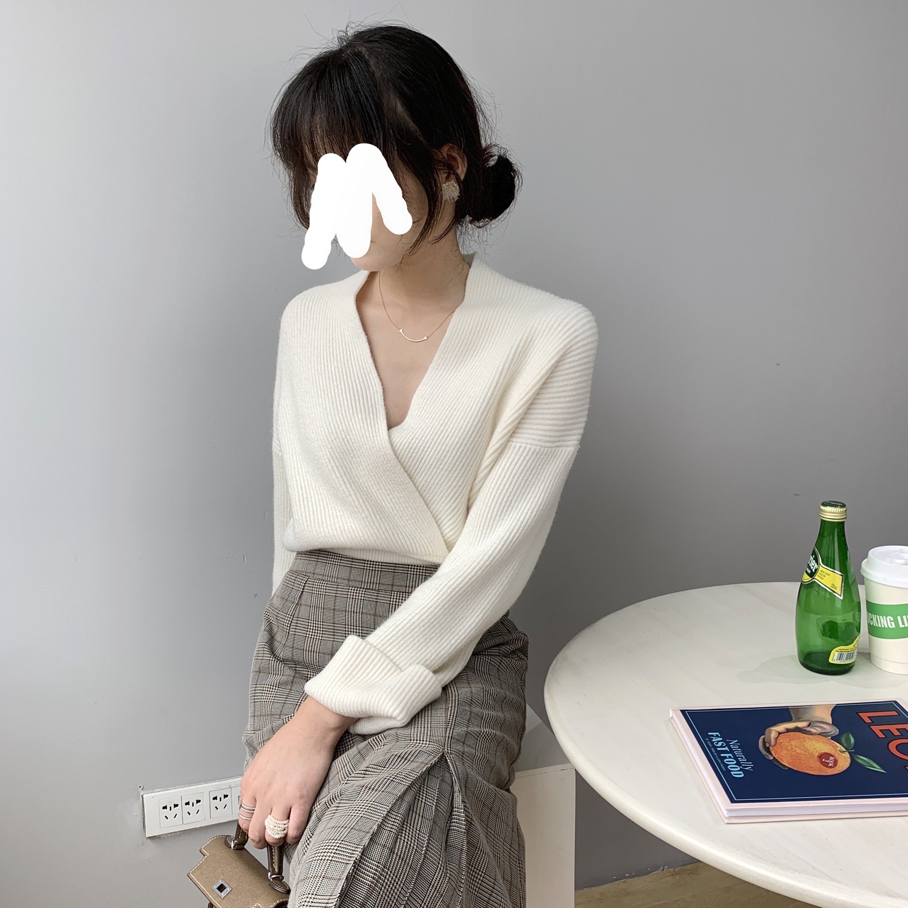レディース ニット プルオーバー ショート 長袖 ドロップショルダー Vネック ワイド スマート 大人可愛い シンプル 上品 おしゃれ こなれ感 ラフ 個性的 モダン 主役級 抜け感 都会的