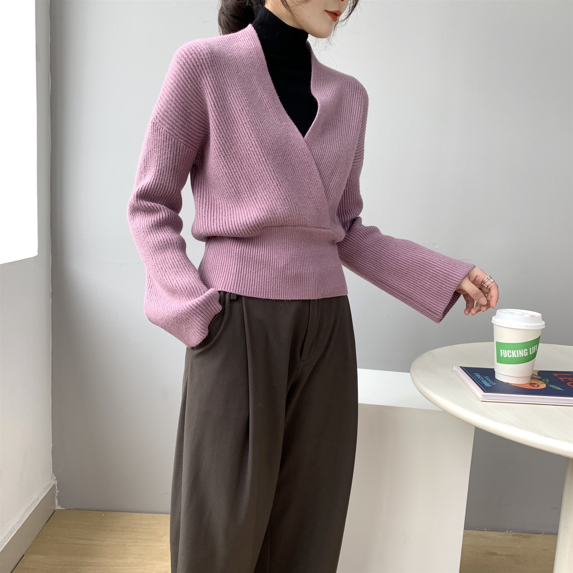 レディース ニット プルオーバー ショート 長袖 ドロップショルダー Vネック ワイド スマート 大人可愛い シンプル 上品 おしゃれ こなれ感 ラフ 個性的 モダン 主役級 抜け感 都会的