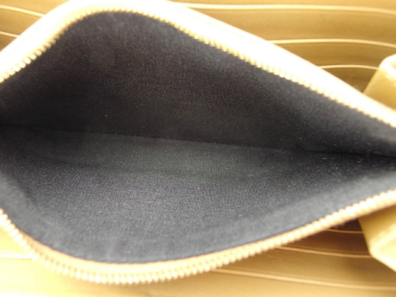 長財布 ラウンドファスナー レディース ベージュ ブラック 中古 長財布 ラウンドファスナー レディース ベージュ ブラック 中古