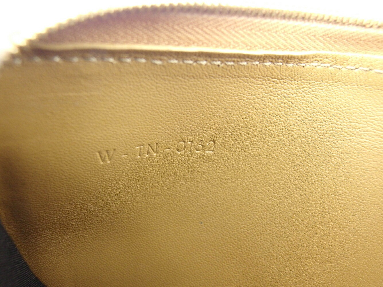 長財布 ラウンドファスナー レディース ベージュ ブラック 中古 長財布 ラウンドファスナー レディース ベージュ ブラック 中古