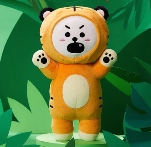 Qoo10] BT21 トラ スタンディング 縫いぐるみ 人形