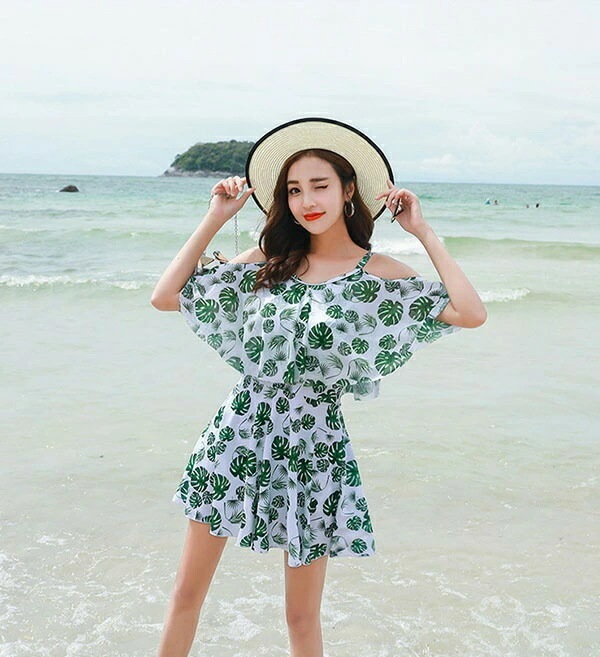 【スマホ防水ケース贈り物】水着 服みたいな ワンピース水着 オフショルダービキニ 肩見せ 体型カバー 露出控え レディース 着痩せ 袖付き ママ オトナ女子 ミセス フレア ショートパンツ 大きいサイ