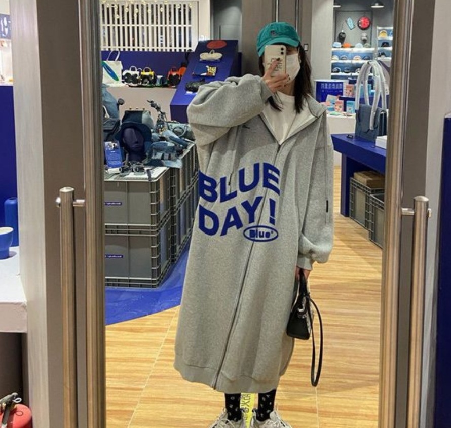 ワンピース カーディガン パーカー 上着 ロング ロング丈 長袖 ボリューム袖 萌袖 ストレート ワイド フード付き ファスナー ポケット 前開き かわいい シンプル カジュアル 大人 おしゃれ ワンピース カーディガン パーカー 上着 ロング ロング丈 長袖 ボリューム袖 萌袖 ストレート ワイド フード付き ファスナー ポケット 前開き かわいい シンプル カジュアル 大人 おしゃれ