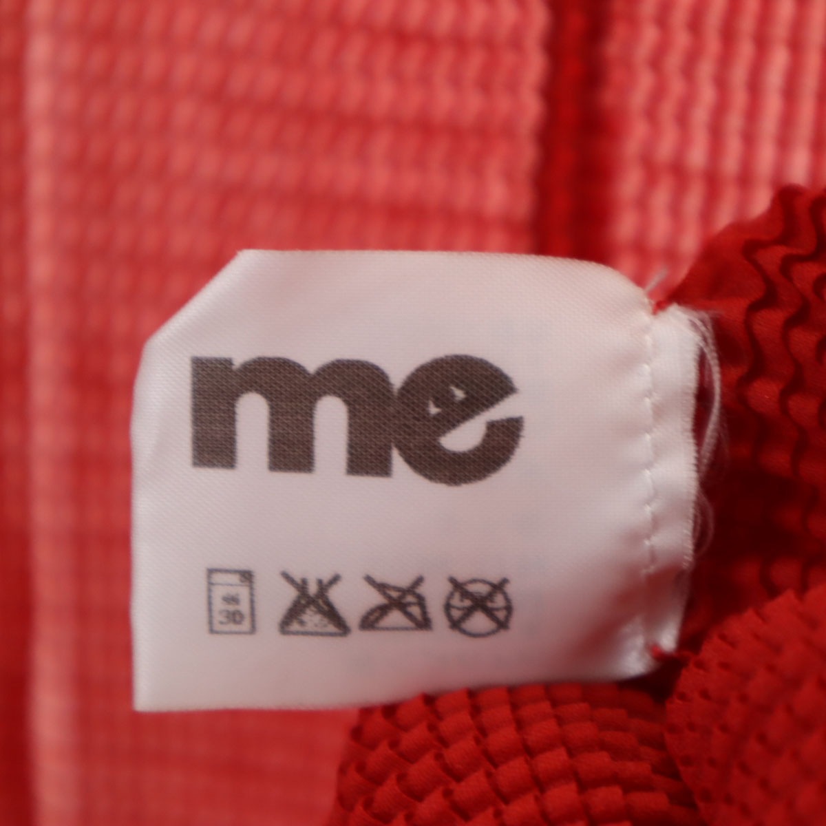 me ISSEY MIYAKE ミー イッセイミヤケ 90s オールド 長袖 プリーツ カーディガン レッド レディース 古着 me ISSEY MIYAKE ミー イッセイミヤケ 90s オールド 長袖 プリーツ カーディガン レッド レディース 古着