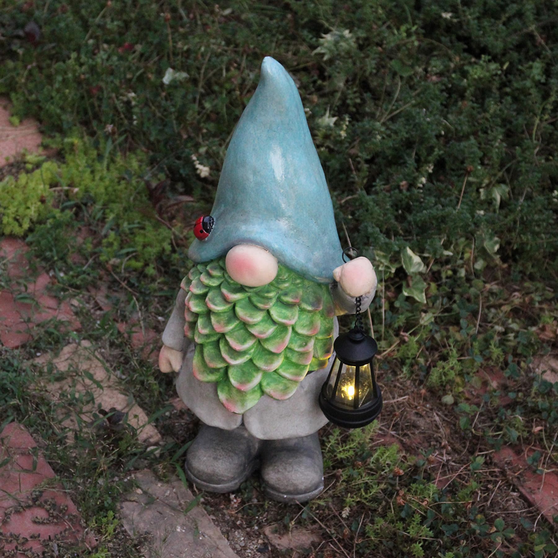 スパイス(Spice) SPICE OF LIFE 光るオブジェ ガーデンノーム ソーラーライトランタンを持ったノーム テントウムシハット 高さ50cm ソーラー充電 屋外可 CNGT5490 スパイス(Spice) SPICE OF LIFE 光るオブジェ ガーデンノーム ソーラーライトランタンを持ったノーム テントウムシハット 高さ50cm ソーラー充電 屋外可 CNGT5490