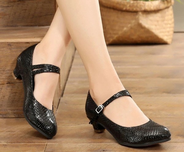 ダンスジューズ 社交ダンスシューズ ラテン レディース パンプス 練習用 レディース靴 バレエ ヒップホップ ベリー 大きサイズ 演出 発表会 イベント ダンスシューズ ダンスヒール ストラップ 美脚 ダンスジューズ 社交ダンスシューズ ラテン レディース パンプス 練習用 レディース靴 バレエ ヒップホップ ベリー 大きサイズ 演出 発表会 イベント ダンスシューズ ダンスヒール ストラップ 美脚