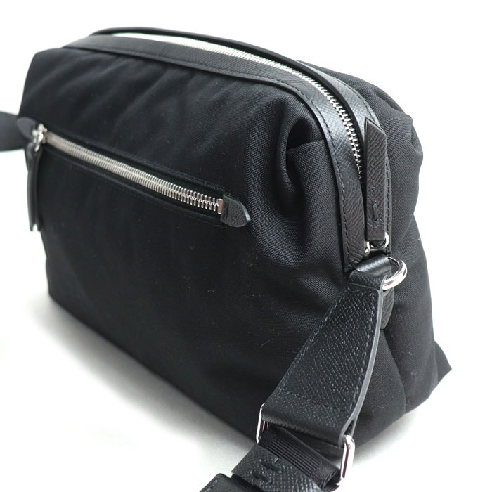 Maison Margiela グラムスラム カメラバッグ ショルダーバッグ ブラック SB2WG0010 メンズ レディース ユニセックス 中古 極美品 Maison Margiela グラムスラム カメラバッグ ショルダーバッグ ブラック SB2WG0010 メンズ レディース ユニセックス 中古 極美品