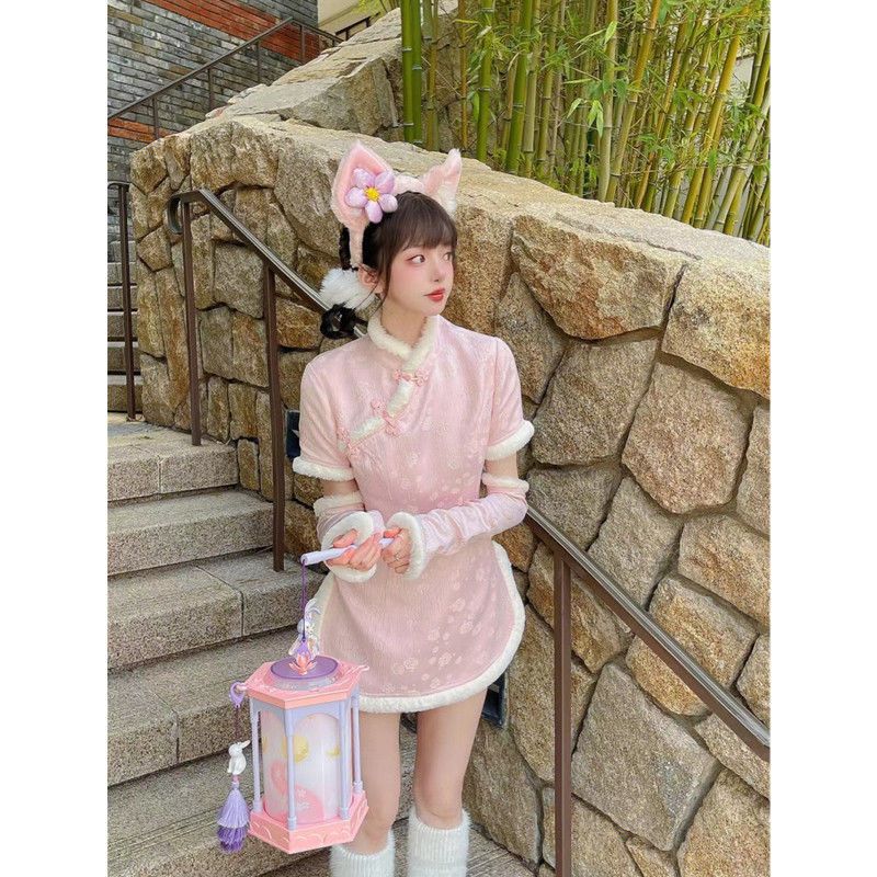 レトロな甘いスタンドカラーの秋と冬のバックルウエストタイの新しい風の豪華なレースの半袖の袖のショートパンツスーツ 母の日 母の日-0008573 レトロな甘いスタンドカラーの秋と冬のバックルウエストタイの新しい風の豪華なレースの半袖の袖のショートパンツスーツ 母の日 母の日-0008573