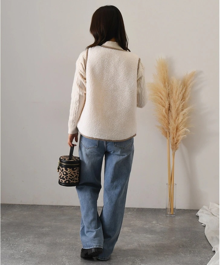 ノーカラーパイピングボアベスト レディース 秋冬 秋 冬 前開き おしゃれ Vネック あったか 暖かい 防寒 軽い アウター 羽織り 重ね着 レイヤード ゆったり ワンマイル リラックス カジュアル