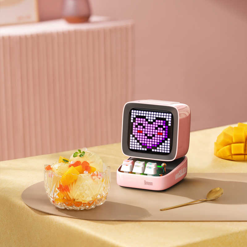 『90100058207』Divoom Ditoo Pro Bluetooth スピーカー ピンク ディブーム レトロ ピクセル アート ドット絵 『90100058207』Divoom Ditoo Pro Bluetooth スピーカー ピンク ディブーム レトロ ピクセル アート ドット絵