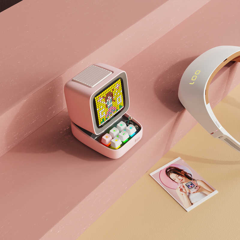 『90100058207』Divoom Ditoo Pro Bluetooth スピーカー ピンク ディブーム レトロ ピクセル アート ドット絵 『90100058207』Divoom Ditoo Pro Bluetooth スピーカー ピンク ディブーム レトロ ピクセル アート ドット絵