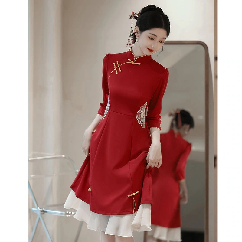 新しいチャイナドレスウェアブライダルレッド2025長袖婚約ドレスバックドアドレス秋と冬 新しいチャイナドレスウェアブライダルレッド2025長袖婚約ドレスバックドアドレス秋と冬