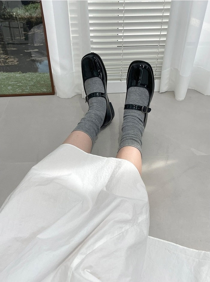 ローファー パンプス フロントストラップ スクエアトゥ レディース 黒 茶 エナメル レザー