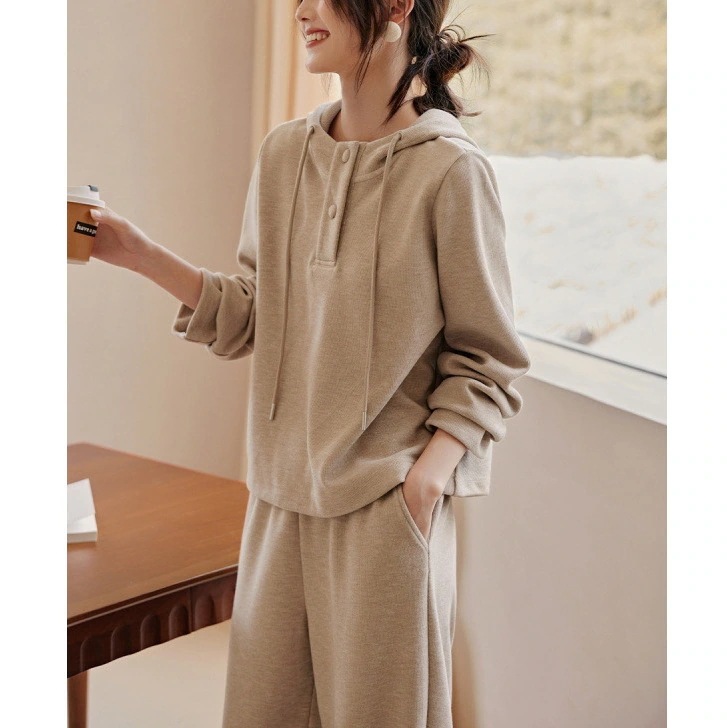 ハイエンドのカスタマイズ-2025 秋の新しいカジュアルニットフード付きスウェットシャツツーピーススーツ女性用ファッショナブル多用途快適な着用感完全なセット ハイエンドのカスタマイズ-2025 秋の新しいカジュアルニットフード付きスウェットシャツツーピーススーツ女性用ファッショナブル多用途快適な着用感完全なセット
