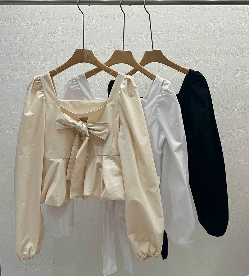 [メガ割りSALE]リボンスクエアネックバルーンペプラムパフブラウス