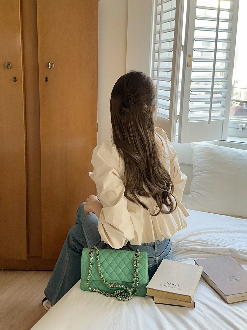 [メガ割りSALE]リボンスクエアネックバルーンペプラムパフブラウス