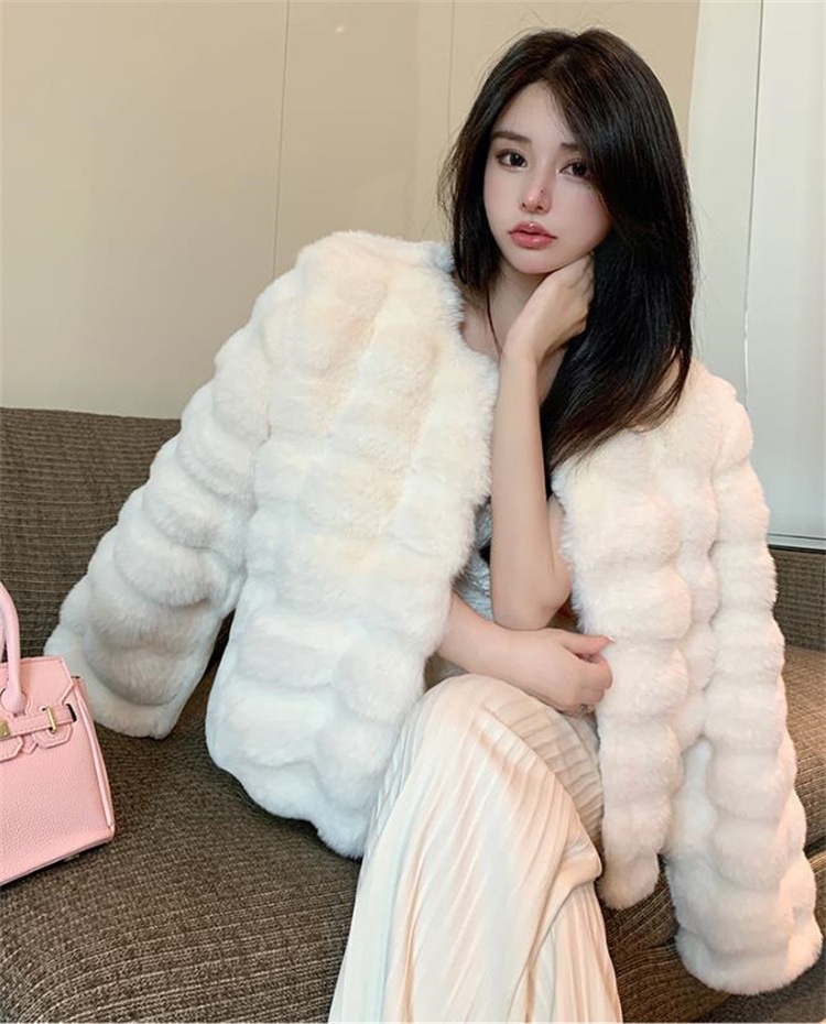 INSスタイル ゼブラ柄 気質 毛羽立ちの上着 コート 毛皮コート エレガント 2025秋冬 洗練された 新作 おしゃれな スリム