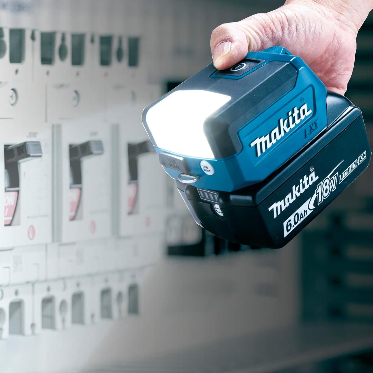 マキタ 18V 14.4V 充電式 ワークライト ML817 【バッテリ・充電器別売】 作業灯 ライト 広範囲照射 LED makita