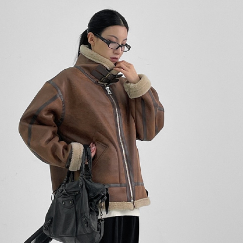 ブラックアップセラディバックルマスタング ブラックアップセラディバックルマスタング