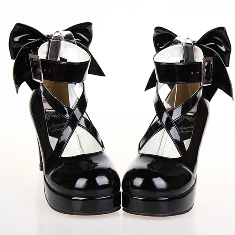 【急速出荷!】ロリータ靴 歩きやすい 6.5cm チャンキーヒール エナメル 甲ベルト ストラップパンプス おでこ靴 シンプル定番ロリータパンプス リボン ロリータ 靴 メイド靴 ロリィタ靴 ブラック 【急速出荷!】ロリータ靴 歩きやすい 6.5cm チャンキーヒール エナメル 甲ベルト ストラップパンプス おでこ靴 シンプル定番ロリータパンプス リボン ロリータ 靴 メイド靴 ロリィタ靴 ブラック