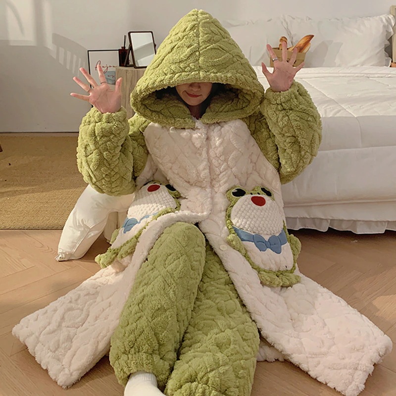 サンゴの絨毯の寝衣の女性の新型の3層は綿とベルベットを挟んで厚い冬のバスローブのパジャマの大きな目の奇妙な家庭服を着ている