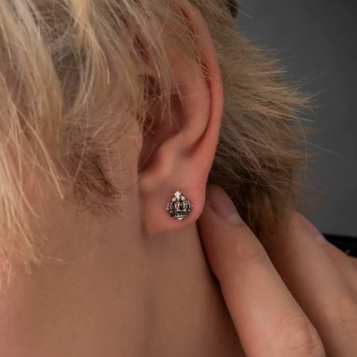 アルテミスキングス ARTEMIS KINGS クラウン キャッチ スタッド シルバー ピアス 片耳分 AKE0110 アルテミスキングス ARTEMIS KINGS クラウン キャッチ スタッド シルバー ピアス 片耳分 AKE0110
