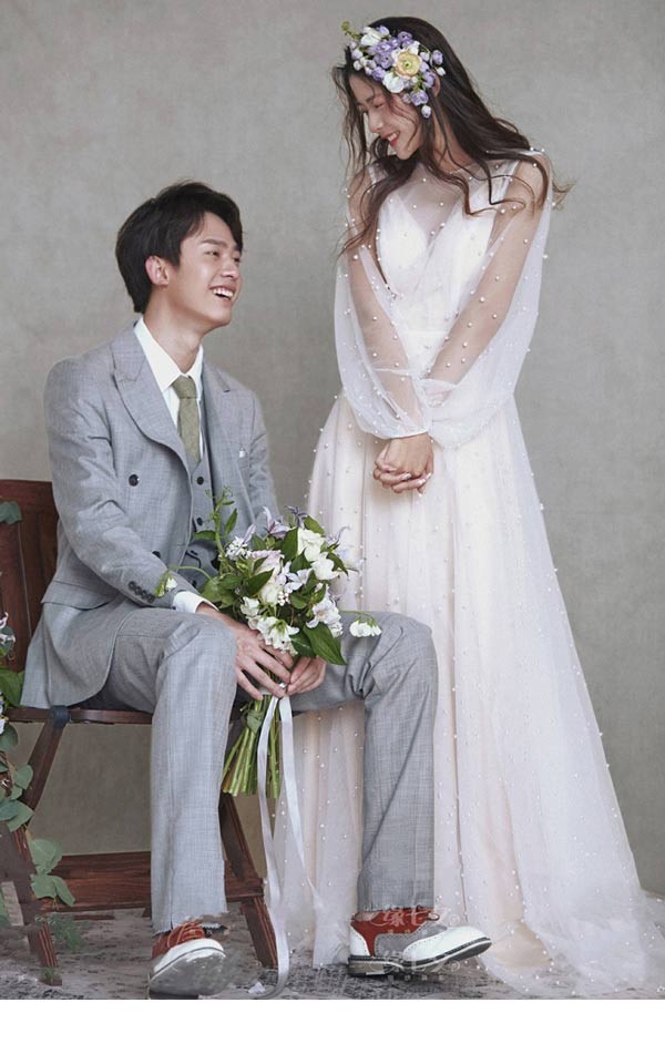 ウェディングドレス 花嫁 長袖 シンプル 白ドレス Vネック ワンピース 花嫁 結婚式 二次会 披露宴 前撮り 後撮り 撮影用 ビーチフォト フォトウェディング レース ドレス ロング ロングドレス