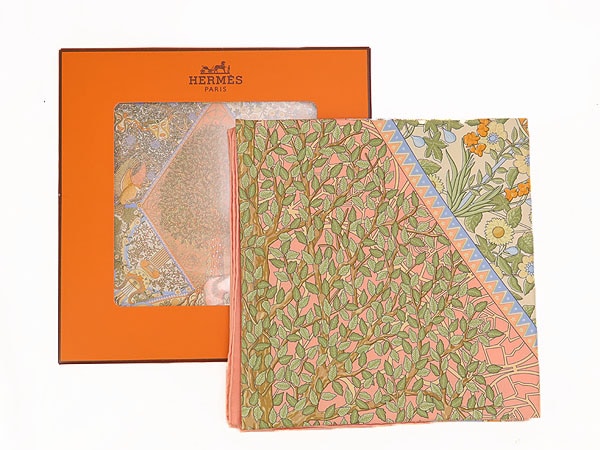 ☘️新品未開封☘️ HERMES 世界の中心軸 カレ90 ピンクサーモン