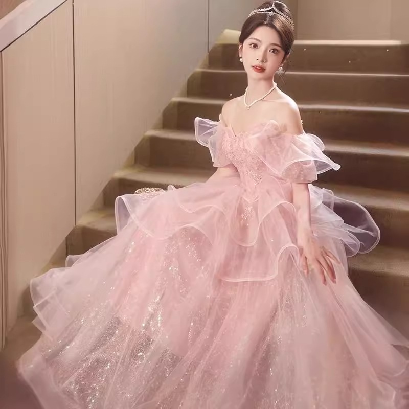 ピンクの夜の軽いドレスのスカートの女性のフランス式のハイエンドの軽い豪華な大衆の気質の名媛の高級感の声楽の芸は成人の贈り物を試験します ピンクの夜の軽いドレスのスカートの女性のフランス式のハイエンドの軽い豪華な大衆の気質の名媛の高級感の声楽の芸は成人の贈り物を試験します