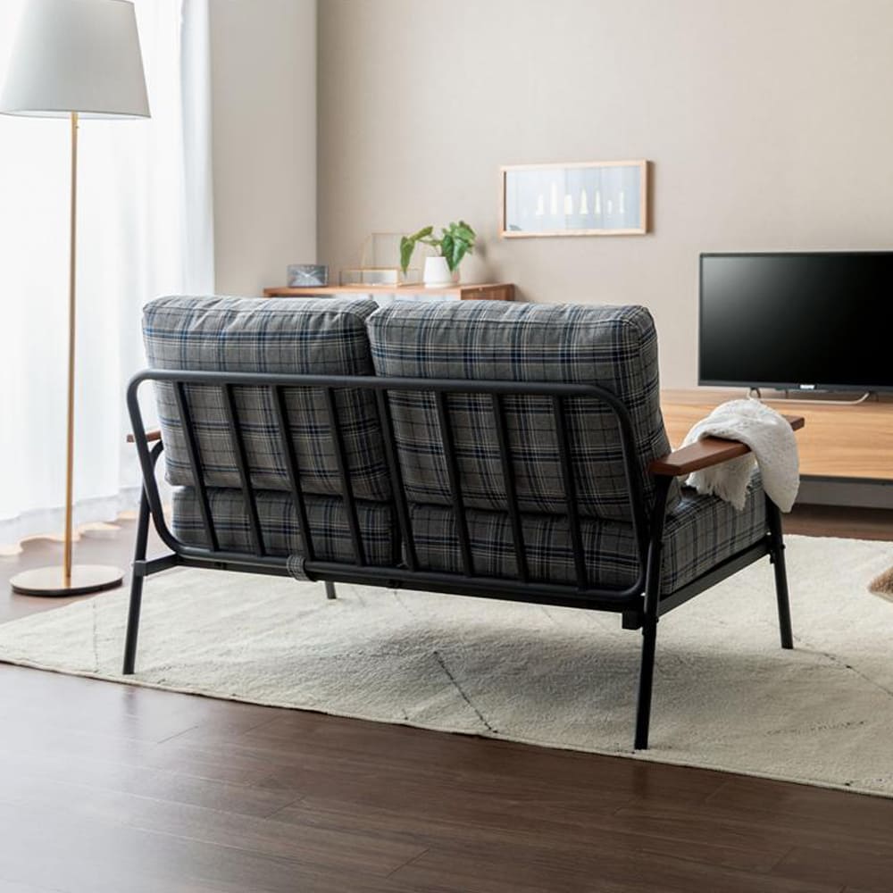 チェック柄２人掛けソファ　ソファー　２人掛け　コンパクト　二人　２Ｐ　チェック柄　省スペース　小さめ　天然木　肘掛け　アームレス