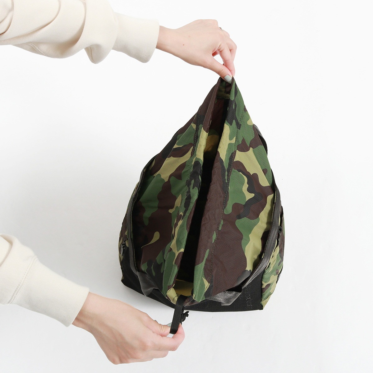 日本正規品 SUNSET PARK TOTE RIPSTOP NYLON BAG(S) B5 撥水 迷彩 軽量 メンズ レディース MP1359RSNCAMBL 日本正規品 SUNSET PARK TOTE RIPSTOP NYLON BAG(S) B5 撥水 迷彩 軽量 メンズ レディース MP1359RSNCAMBL