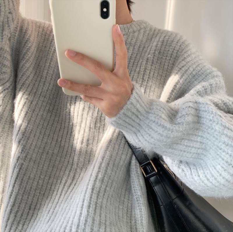 ニット トップス セーター プルオーバー クルーネック ドロップショルダー 長袖 萌袖 個性的 アプリコット グレー レディース くすみ 秋 冬 ミドル ロング ルーズ ママ マタニティ フェミニン