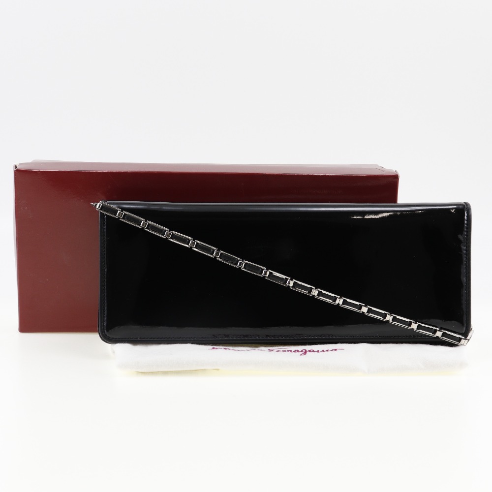 Salvatore Ferragamo サルヴァトーレフェラガモ チェーンショルダー 2WAYクラッチ 21-4384 ショルダーバッグ エナメル 黒 レディース 中古品