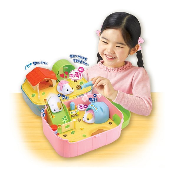 ひまわりの種を追うハムスターハウス