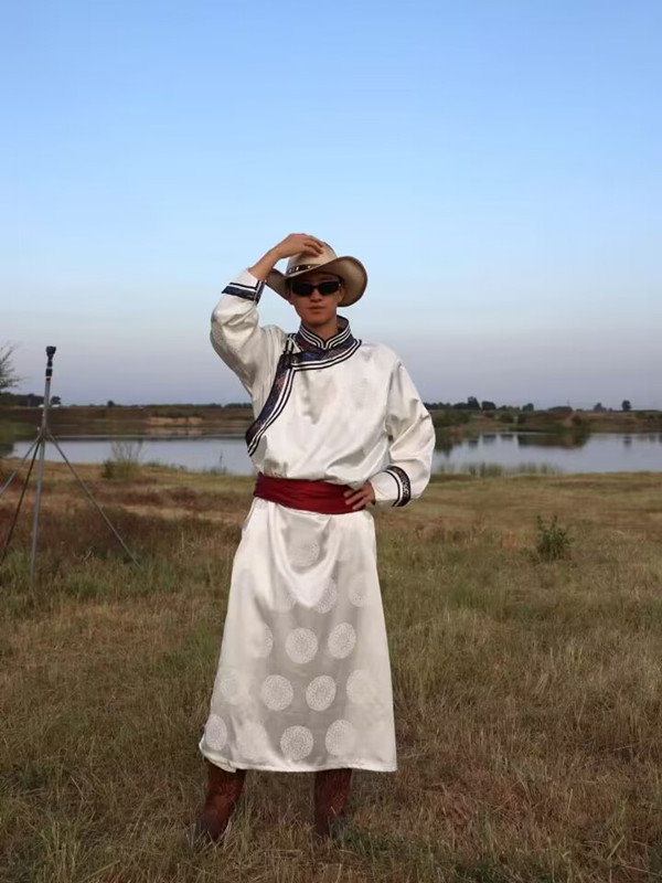 Qoo10] モンゴル 伝統 衣装 デール 民族 男性
