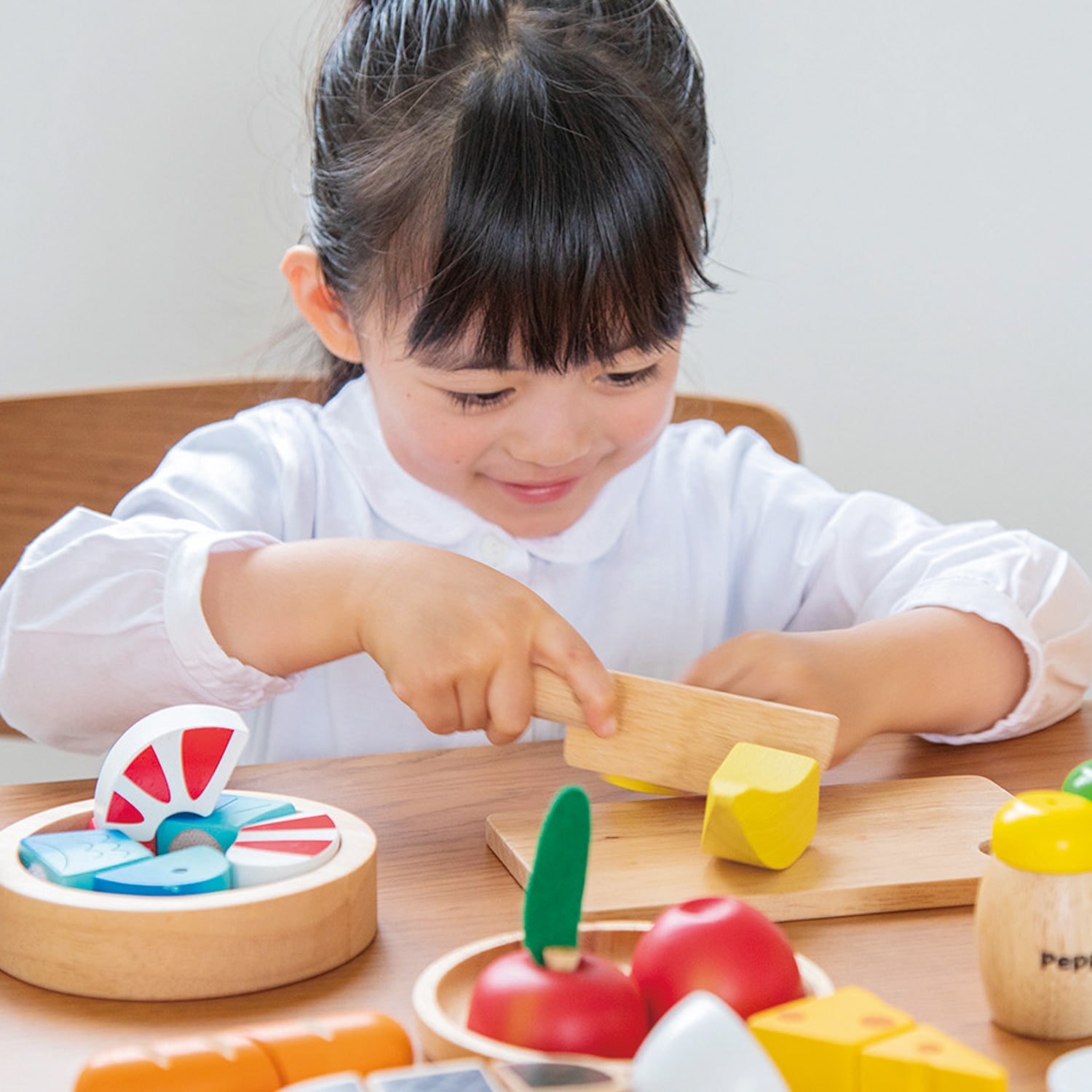 知育玩具 木のおもちゃ おままごとセット 食材いっぱい！ままごとフライパンセット ベビー キッズ 3歳 822081