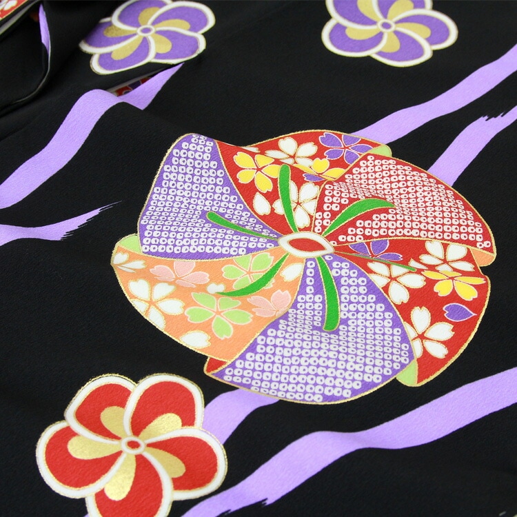 レンタル卒業式 袴 レンタル 女 袴セット 女 東レシルック 卒業式袴セット2尺袖着物&日本製袴 フルセットレンタル 安い 黒地に古典花風車と紫縦縞ハカマ はかま rental レンタル卒業式 袴 レンタル 女 袴セット 女 東レシルック 卒業式袴セット2尺袖着物&日本製袴 フルセットレンタル 安い 黒地に古典花風車と紫縦縞ハカマ はかま rental