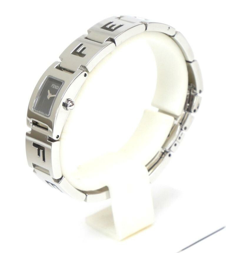 FENDI 腕時計 ｸｵｰﾂ 3150L 黒文字盤 ｽﾃﾝﾚｽｽﾁｰﾙ 【中古】(63474)