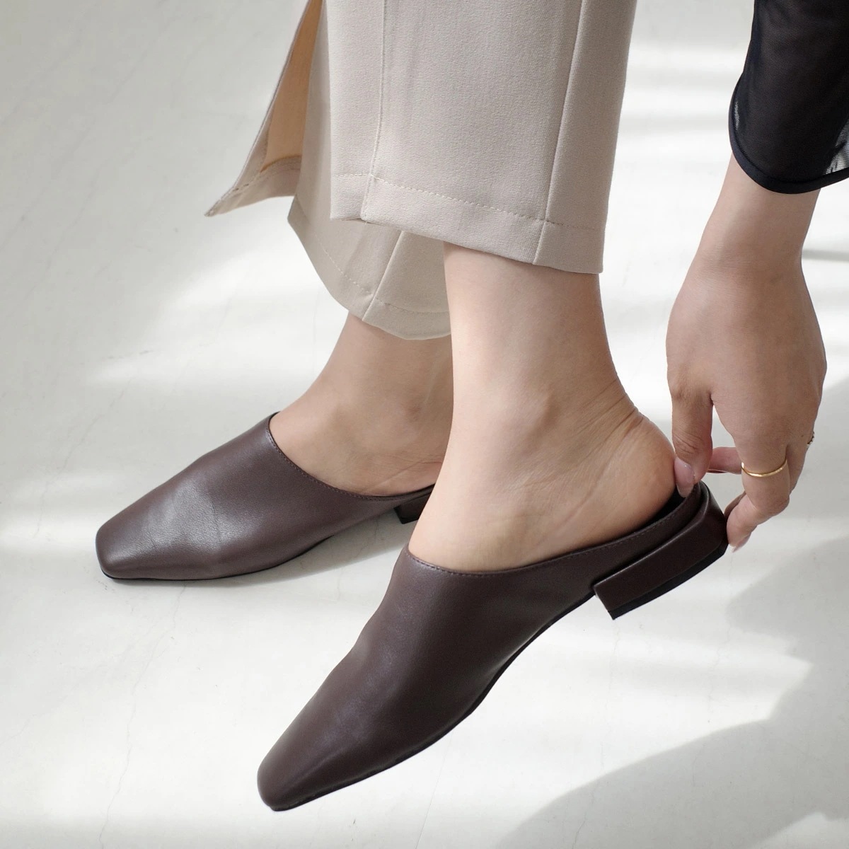 本革ミュールロングノーズ甲深スクエアトゥ レディース 本革ミュールロングノーズ甲深スクエアトゥ レディース