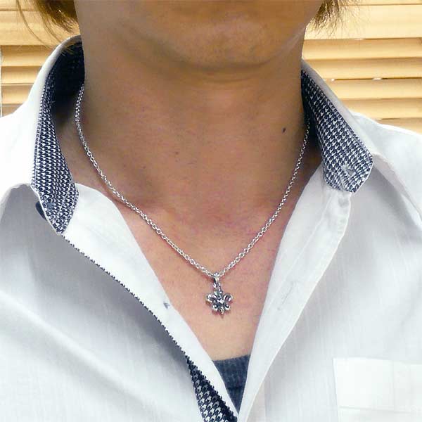 アルテミスキングス ARTEMIS KINGS リリィ クラウン チャーム シルバー ペンダントトップ アクセサリー クリアキュービック シルバー 925 スターリングシルバー AKP0093 アルテミスキングス ARTEMIS KINGS リリィ クラウン チャーム シルバー ペンダントトップ アクセサリー クリアキュービック シルバー 925 スターリングシルバー AKP0093