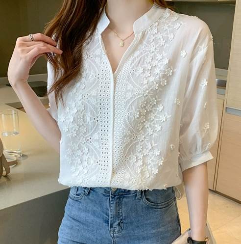 レディース トップス プルオーバー 5分袖 パフスリーブ Vネック ストレート 刺繍 かわいい 大人可愛い きれいめ カジュアル 上品 ガーリー エレガント 存在感 キュート 清潔感 爽やか