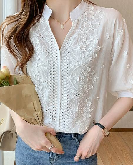 レディース トップス プルオーバー 5分袖 パフスリーブ Vネック ストレート 刺繍 かわいい 大人可愛い きれいめ カジュアル 上品 ガーリー エレガント 存在感 キュート 清潔感 爽やか