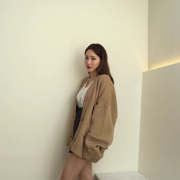 オーバーサイズカーディガン センターボタン カーディガン デート 高級 ニッチ 長袖 ニット かわいい 大人可愛い きれいめ シンプル カジュアル 大人 上品 おしゃれ お洒落 かっこいい レトロ オーバーサイズカーディガン センターボタン カーディガン デート 高級 ニッチ 長袖 ニット かわいい 大人可愛い きれいめ シンプル カジュアル 大人 上品 おしゃれ お洒落 かっこいい レトロ