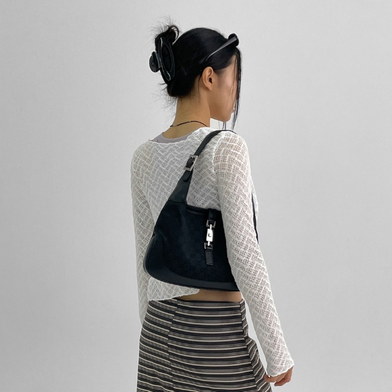 ブラックアップレッドボタンレースクロップカーディガン ブラックアップレッドボタンレースクロップカーディガン