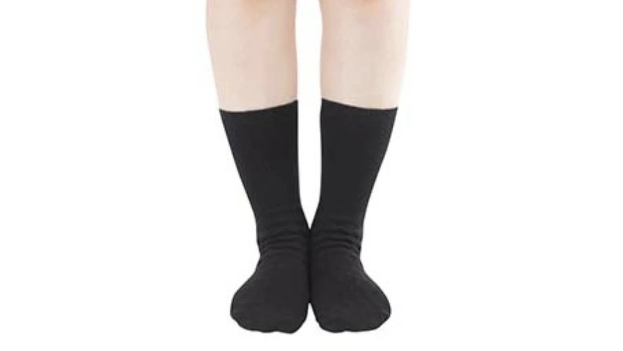 【2個セット】ピースエイト くつ下 2枚入り 黒 ブラック 男女兼用フリーサイズ 締め付けないから寝るときも楽な靴下 遠赤外線 グラファイトシリカ 【2個セット】ピースエイト くつ下 2枚入り 黒 ブラック 男女兼用フリーサイズ 締め付けないから寝るときも楽な靴下 遠赤外線 グラファイトシリカ