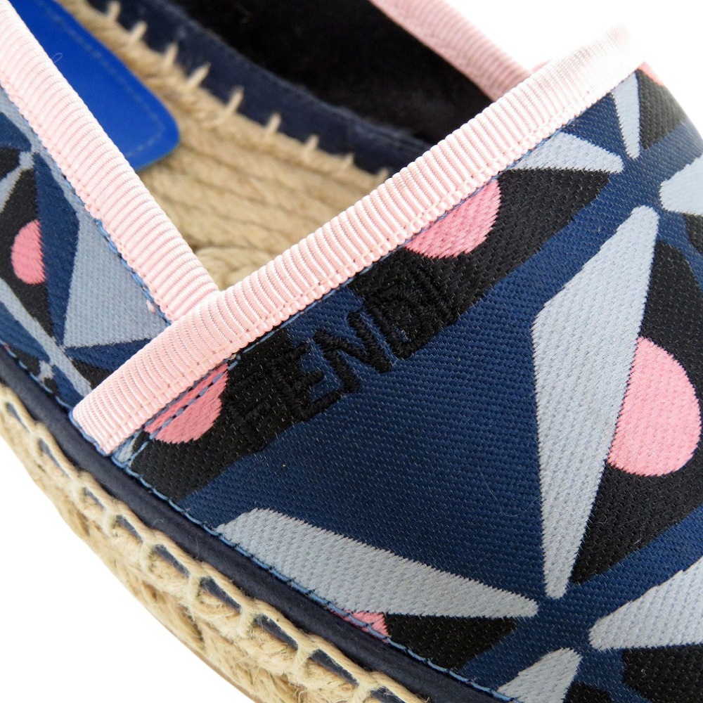 美品 モンスター エスパドリーユ スリッポン 靴その他 キャンバス/キャンバス マルチカラー 1897【中古】 レディース 美品 モンスター エスパドリーユ スリッポン 靴その他 キャンバス/キャンバス マルチカラー 1897【中古】 レディース