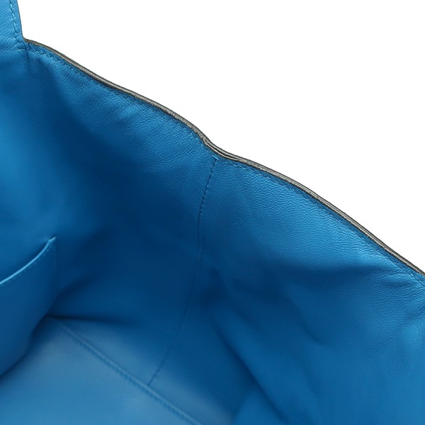 エルメス HERMES 2WAYバッグ ツールボックス 26 レザー ブルーザンジバル シャンパンゴールド金具 青 ショルダー 鍵1本欠品 C刻印【中古】 エルメス HERMES 2WAYバッグ ツールボックス 26 レザー ブルーザンジバル シャンパンゴールド金具 青 ショルダー 鍵1本欠品 C刻印【中古】