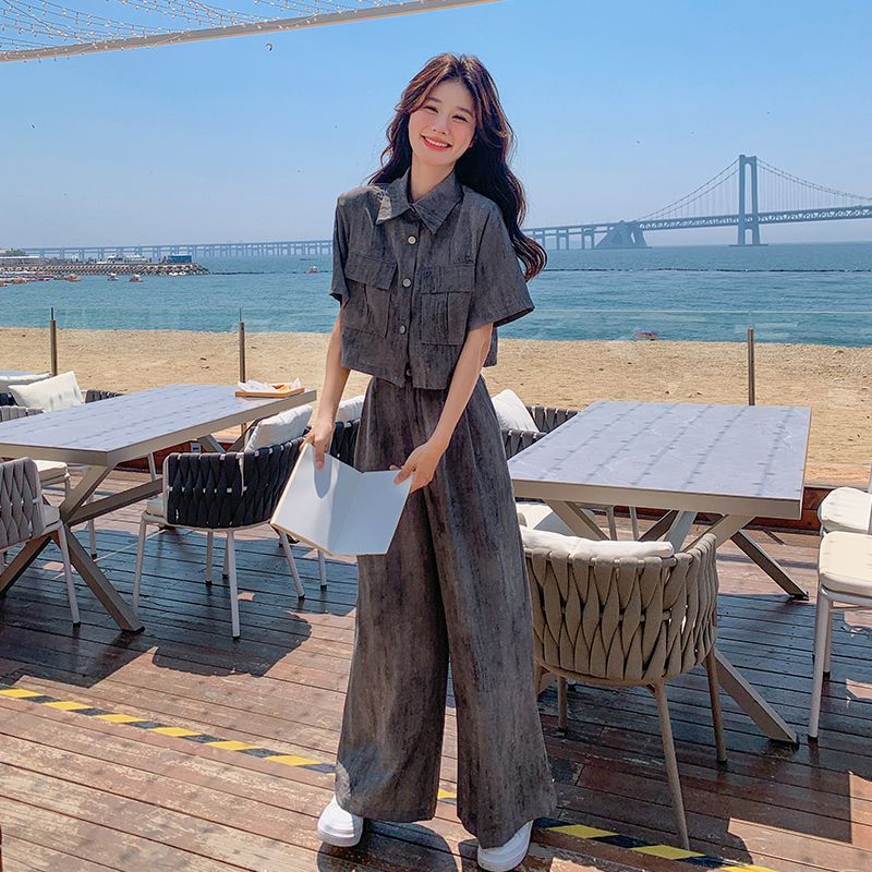 韓国の半袖シャツ ワイドパンツ 2セット 夏 2025年新作 カジュアル・スーツ 韓国 セットアップ セットアップ スウェット セットアップ 韓国の半袖シャツ ワイドパンツ 2セット 夏 2025年新作 カジュアル・スーツ 韓国 セットアップ セットアップ スウェット セットアップ